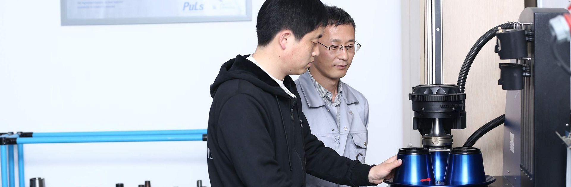 [Translate to Chinese:] 